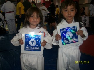 Joys y Nadia Baby Karate Ganadoras